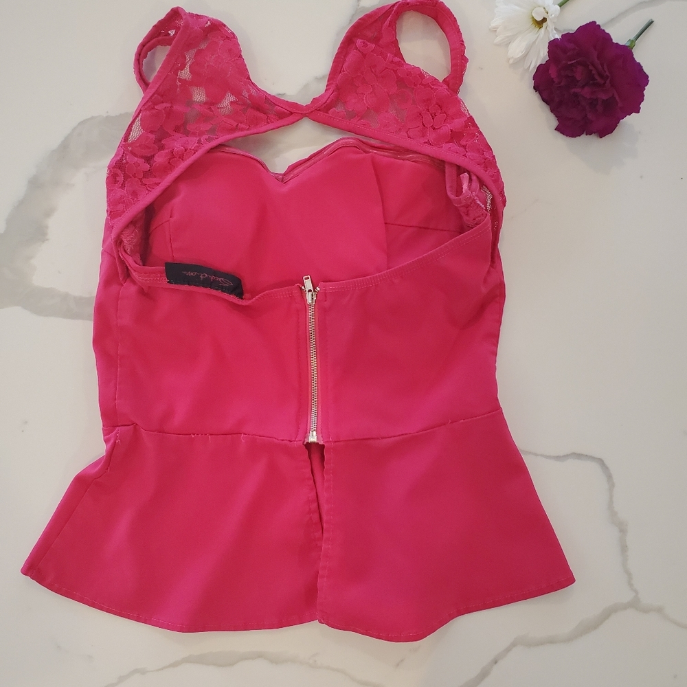 Cutout Top - Picture 2 of 2